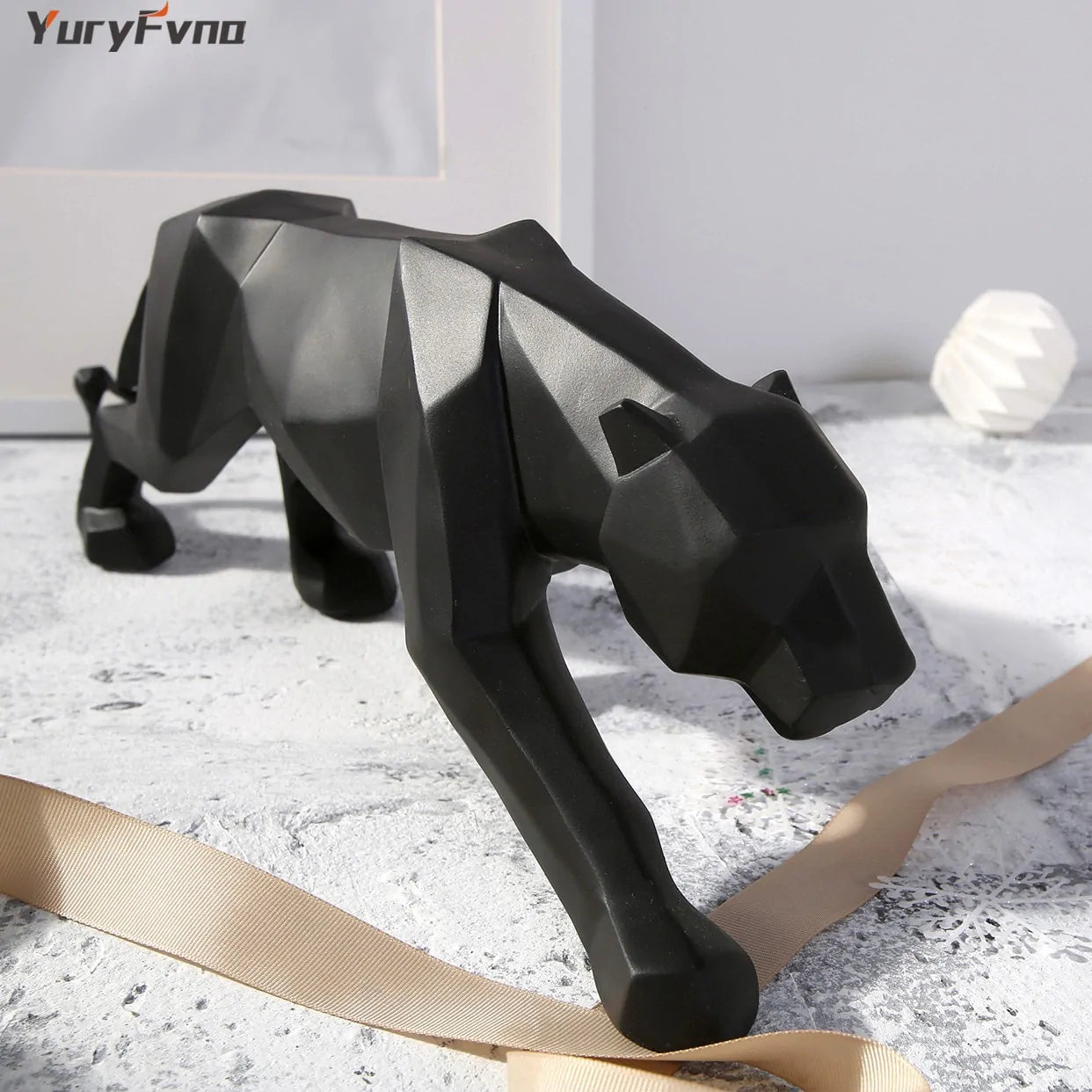 Abstract Resin Leopard Statue: Modern Home Office Decoration Gift.
