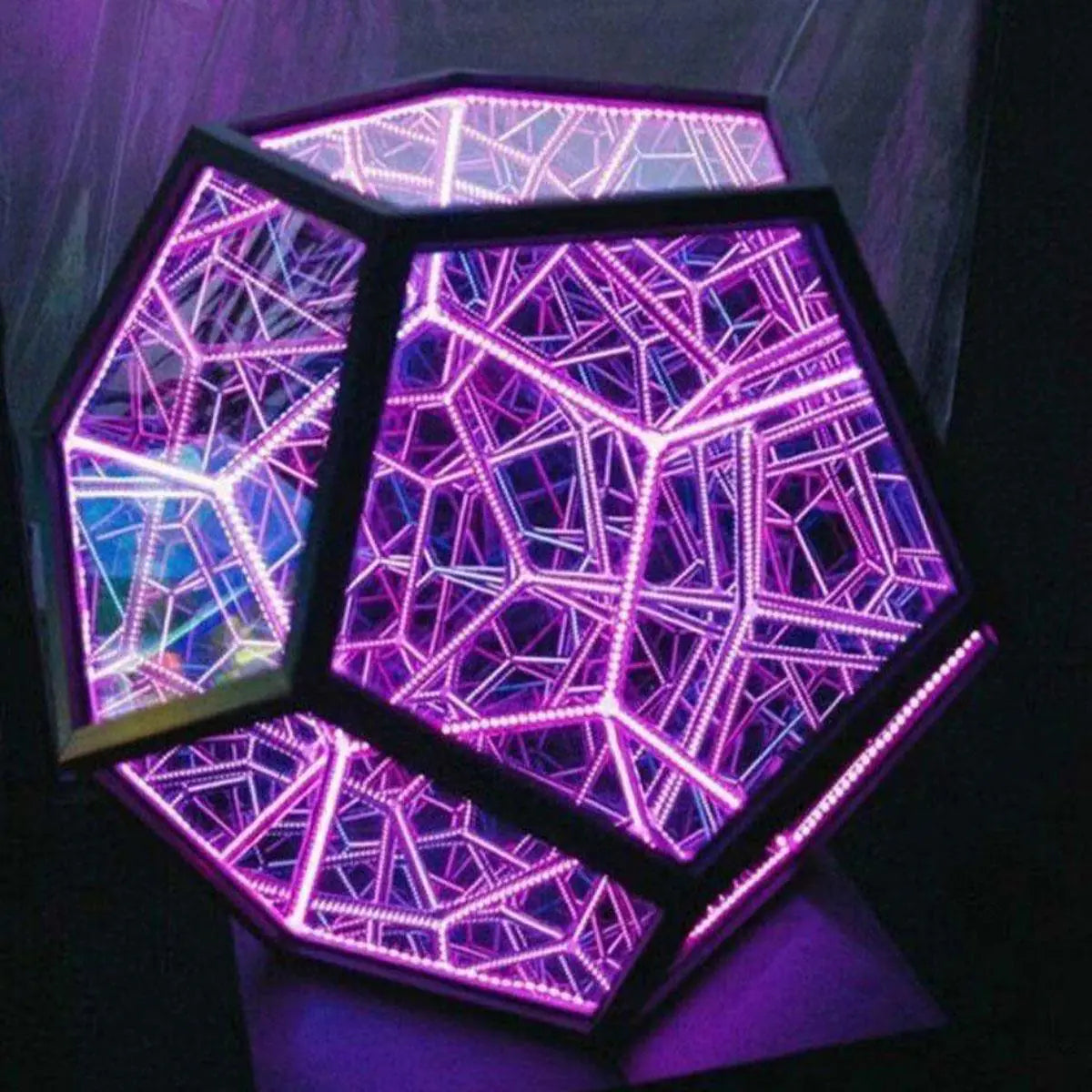 Infinite Dodecahedron Color Art Light.