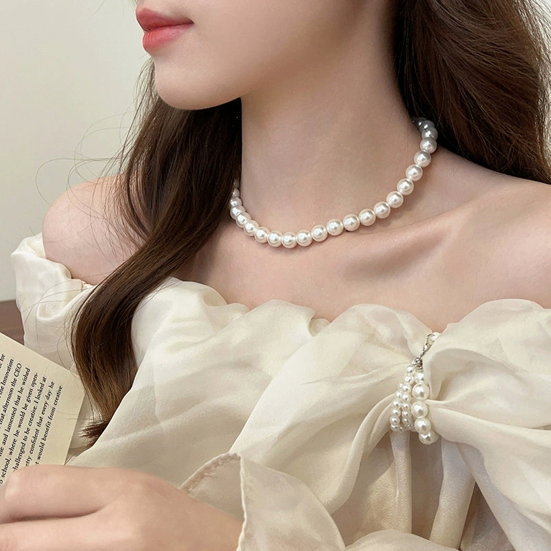 Shijia Women's Light Luxury Pearl Necklace - Fancy Design