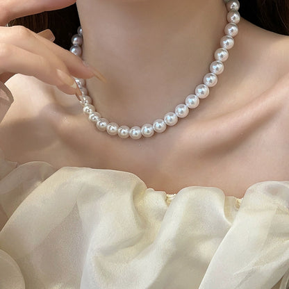 Shijia Women's Light Luxury Pearl Necklace - Fancy Design